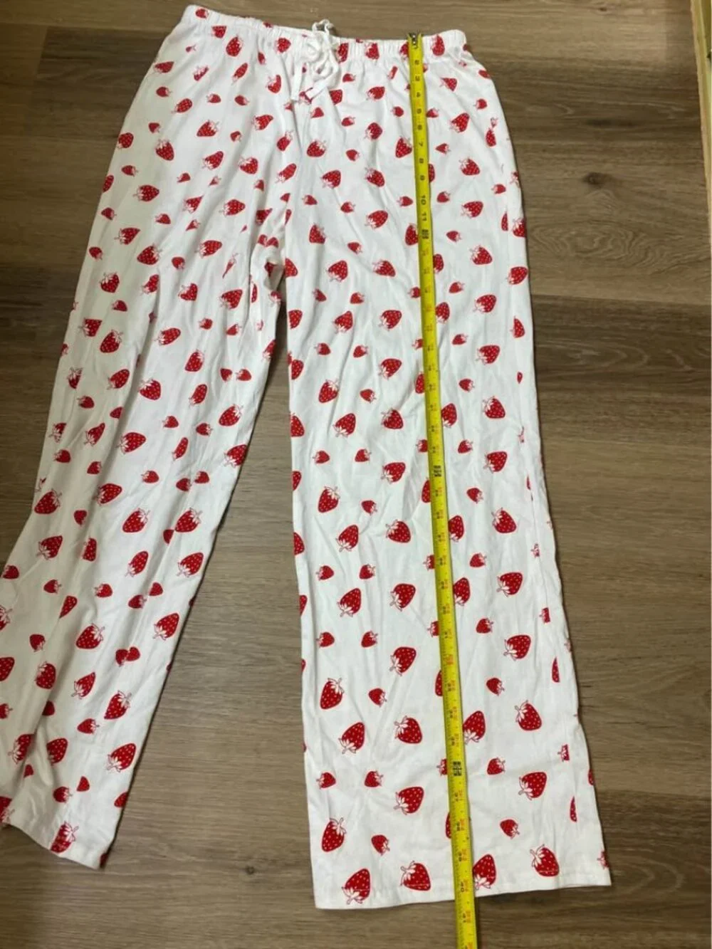Forever 21 Women’s Strawberry Print Pajama Pants Size Medium 100% Cotton